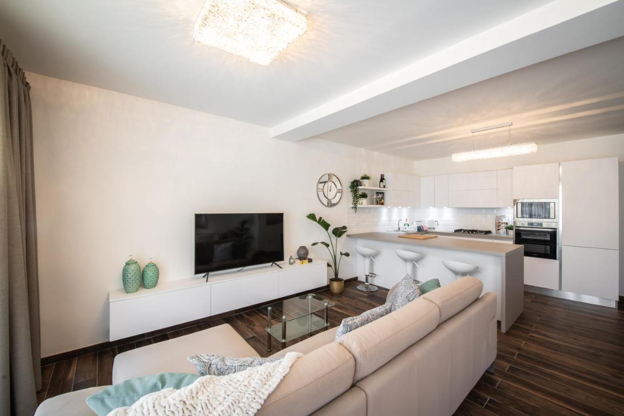 Electra Residence - Luxury Central Beachview Apartment Marsalforn Exterior photo