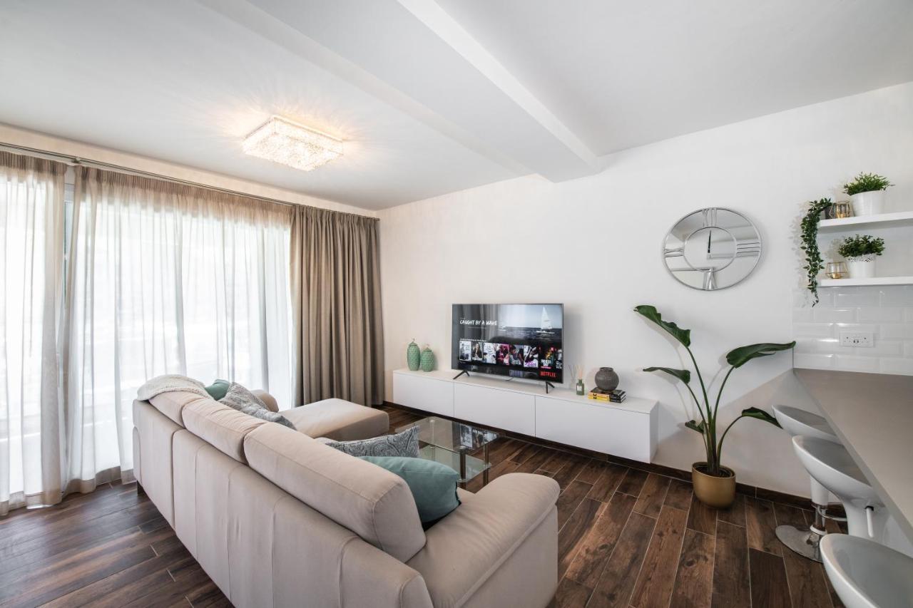 Electra Residence - Luxury Central Beachview Apartment Marsalforn Exterior photo