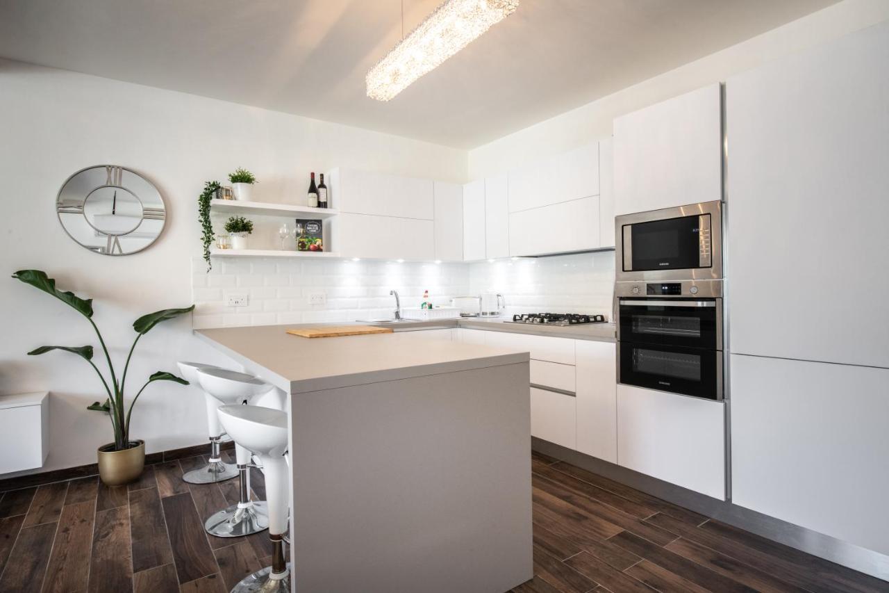 Electra Residence - Luxury Central Beachview Apartment Marsalforn Exterior photo